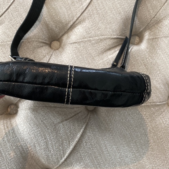 Coach patent leather/white stitch crossbody bag - Picture 6 of 9